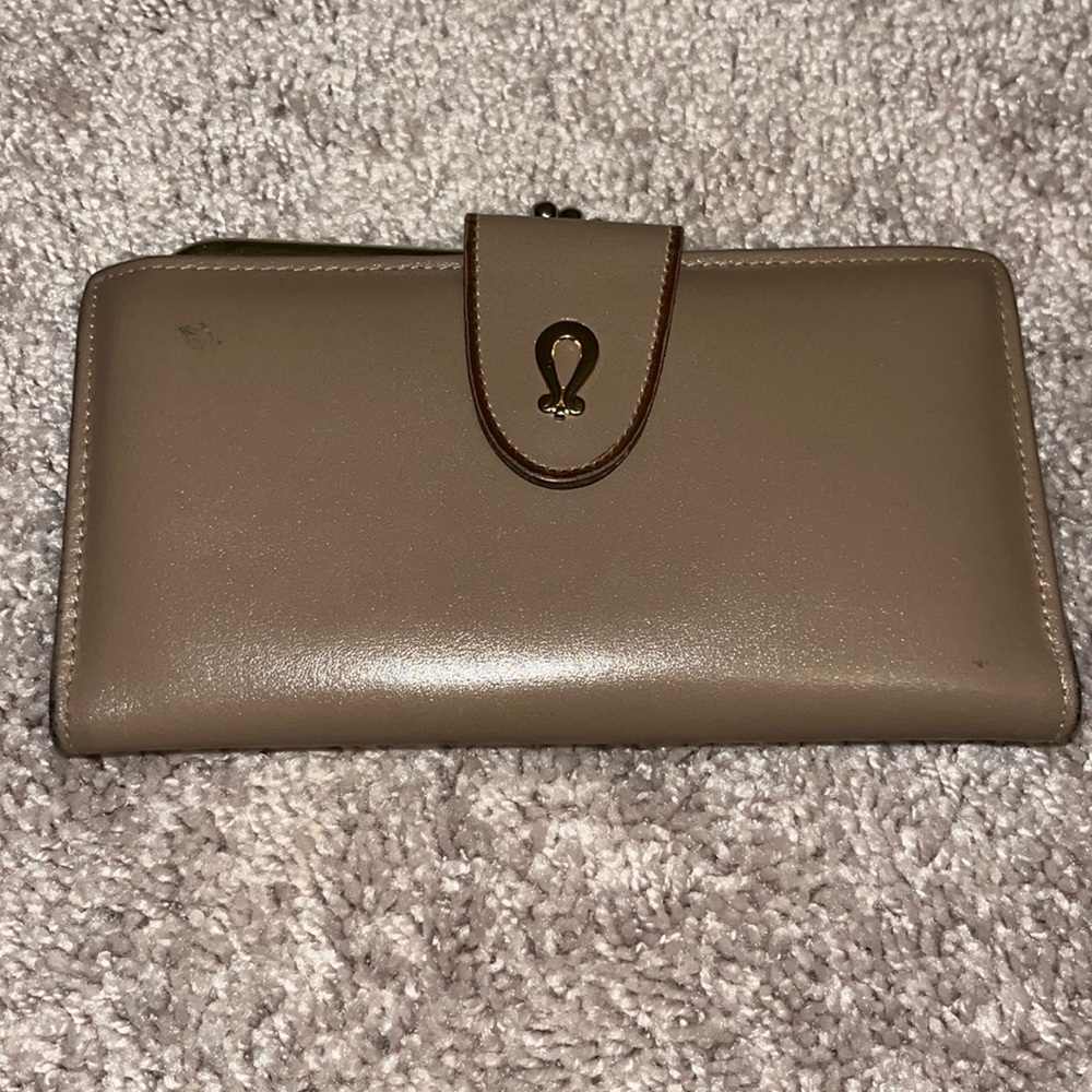 Tan Wallet